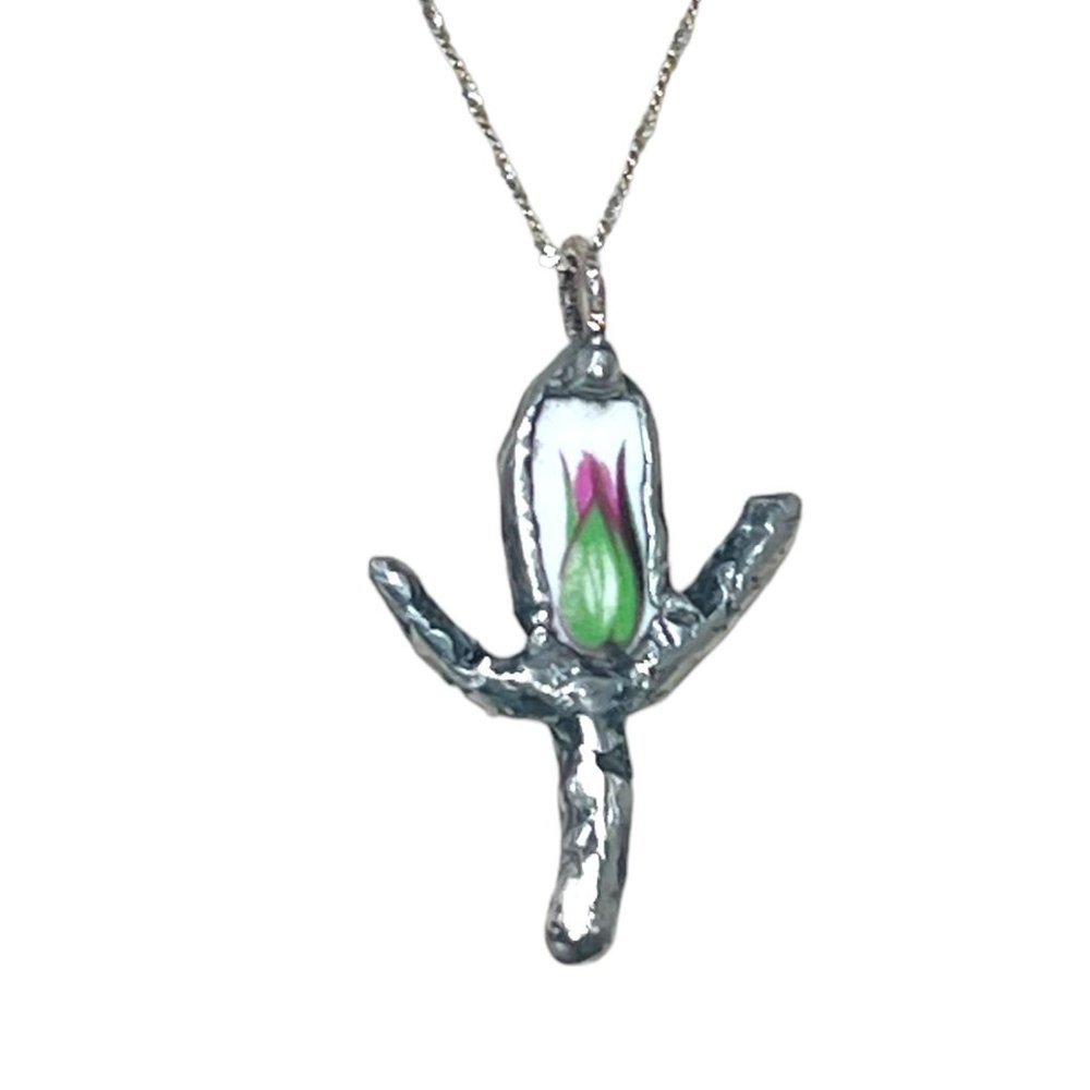 Royal Albert Old Country Roses Broken China Pendant with Silver-Blend Bezel - Picture 4 of 9